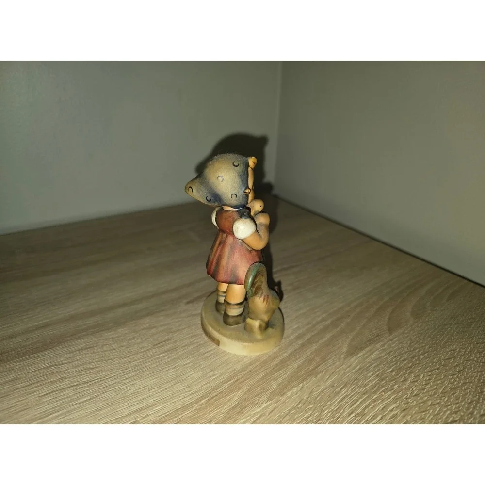 Goebel Hummel Feeding‎ Time Figurine 199/0 TMK-3 Stylized Bee West Germany